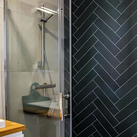 Semesterbostad Luxury With Terrace, Sauna, Jacuzzi *