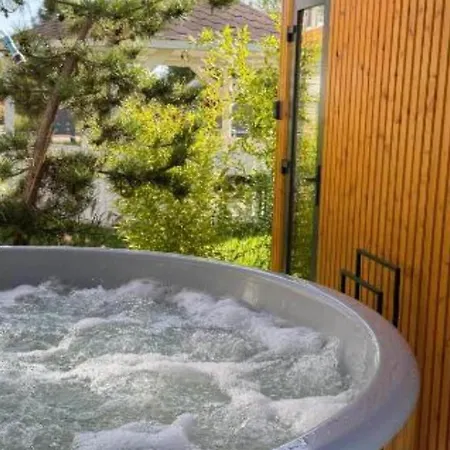 Luxury With Terrace, Sauna, Jacuzzi *